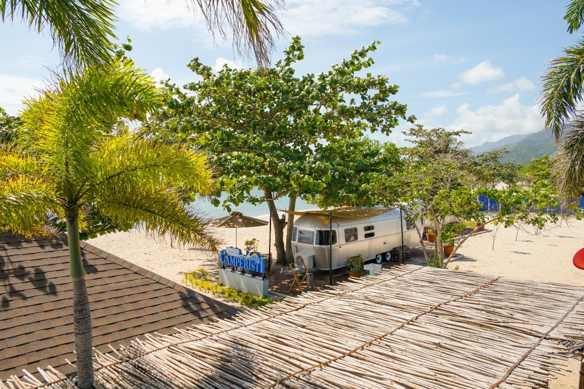 ホテル Camperisti Club Laiya サンフアン エクステリア 写真